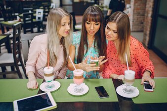 Frauen am telefon kennenlernen