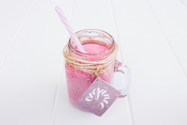makieta słoika z jogurtem różowym