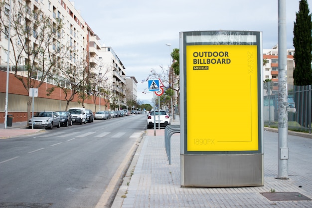 Bezpłatny plik PSD odkryty billboard w mieście