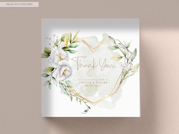 Bezpłatny plik PSD piękne akwarelowe zaproszenie na ślub z zielonymi liśćmi i białym kwiatem