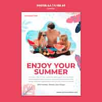 Bezpłatny plik PSD plakatowy szablon do letniej zabawy na basenie