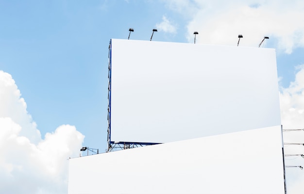 Bezpłatny plik PSD puste billboard makieta