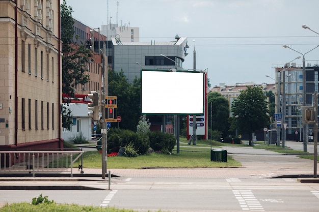 Pusty billboard w mieście