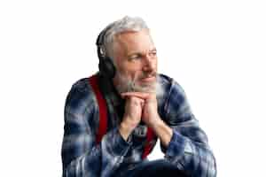 Bezpłatny plik PSD starszy mężczyzna ze słuchawkami