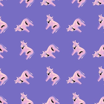 Krowa wzór na fioletowym tle. tekstura zwierząt gospodarskich do dowolnego celu. geometryczny szablon do projektowania tkanin tekstylnych. prosty ornament wektor.