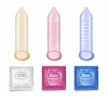 Bezpłatny wektor realistyczny zestaw prezerwatyw izolowanych ikon z prążkowanymi prezerwatywami w innym kolorze i markowymi opakowaniami ilustracji wektorowych