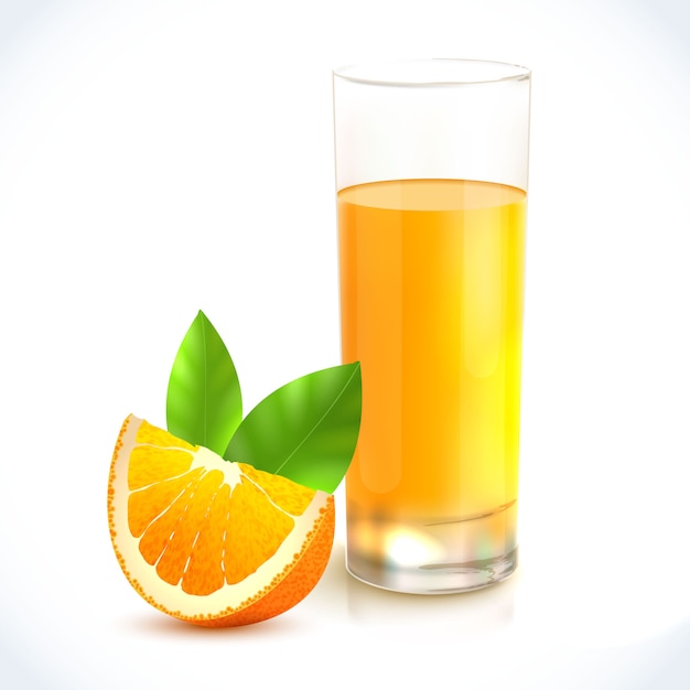 Sok pomarańczowy zdrowy napój w szkło i owoce cytrusowe z emblematem liści