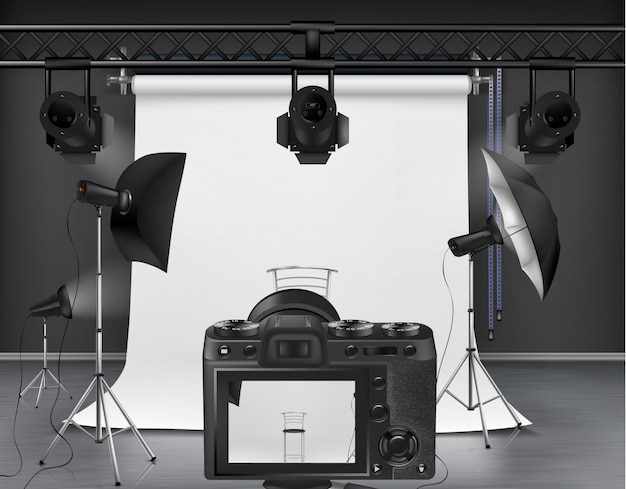 Bezpłatny wektor studio fotograficzne z białym zwijanym ekranem, cyfrowym aparatem fotograficznym, reflektorami i softboxami