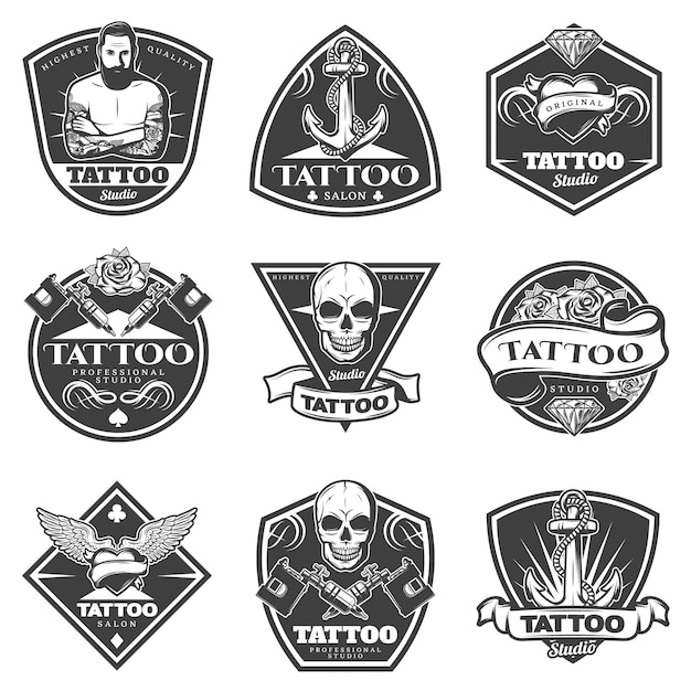 Bezpłatny wektor zestaw etykiet monochromatycznych salonu tatuażu