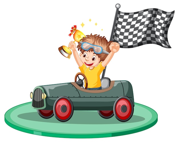 Zwycięzca chłopca trzymającego trofeum w samochodzie wyścigowym