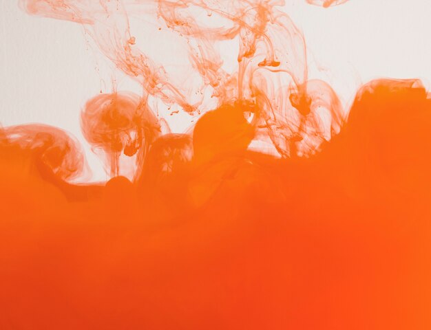 Abstrakcjonistyczna zadziwiająca ciężka pomarańczowa chmura mgiełka