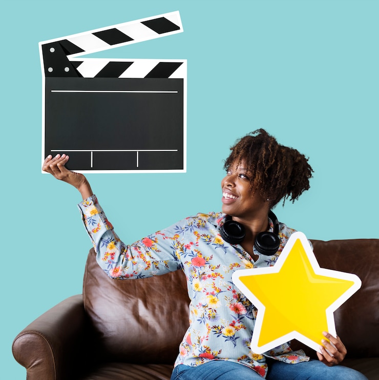 Bezpłatny plik Zdjęcie african american woman holding a clapper icon