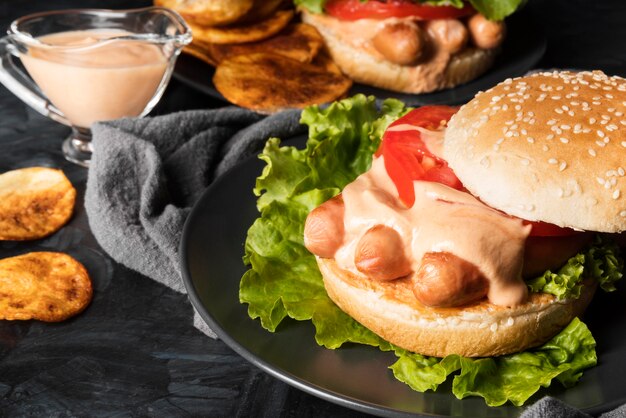Aranżacja ze smacznym hamburgerem