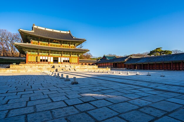 Architektura buduje Changdeokgung pałac w Seul mieście