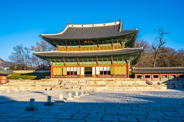 Architektura buduje Changdeokgung pałac w Seul mieście