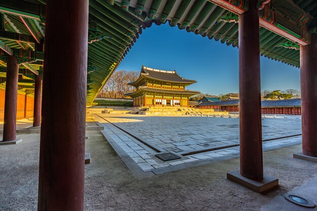 Architektura buduje Changdeokgung pałac w Seul mieście