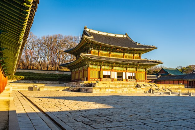 Architektura buduje Changdeokgung pałac w Seul mieście