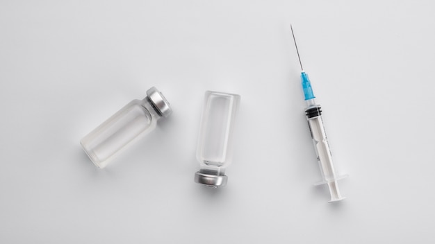 Asortyment elementów szczepionki dla covid19