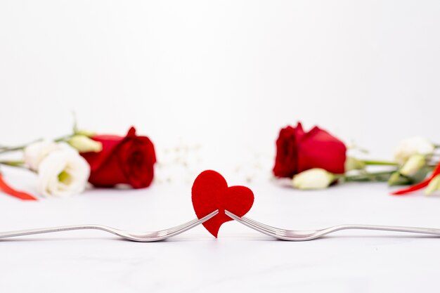 Asortyment o pięknych różach i kształcie serca