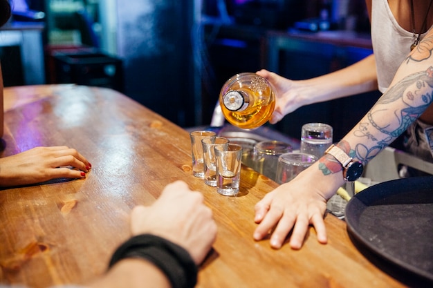 Bartender robienia zdjęć