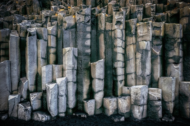 Bazaltowe kolumny w pobliżu Vik, Islandia.