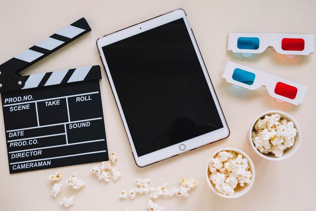 Białe elementy tabletu i filmu