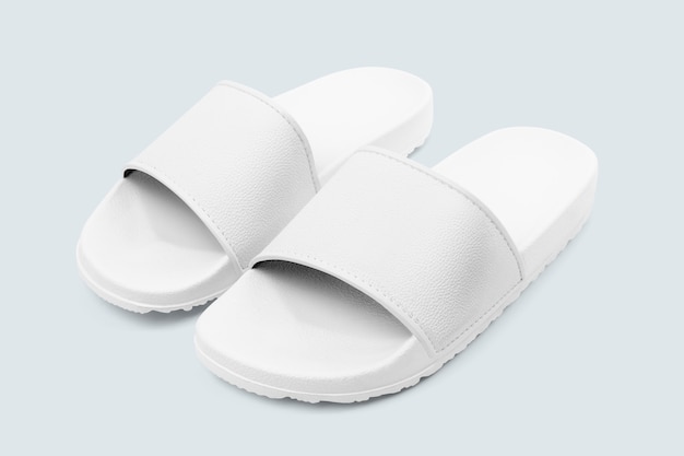 Bezpłatne zdjęcie białe sandały letnie obuwie mody