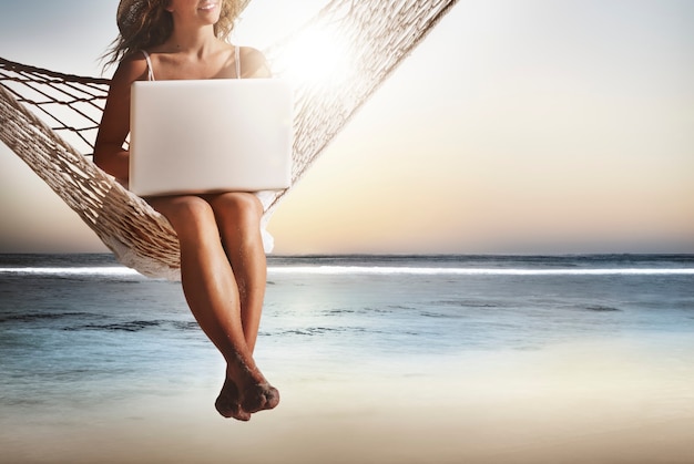 Biznes kobieta kobiety internet laptop wireless concept
