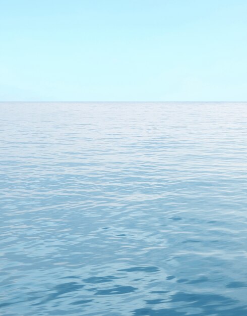 Błękitne morze z falami i jasne błękitne niebo