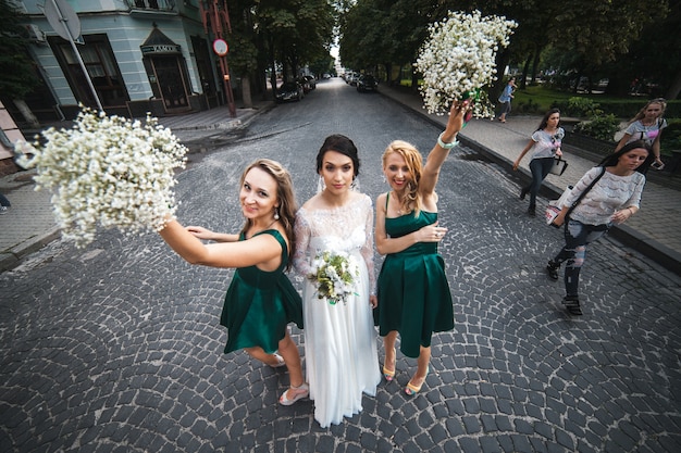 Bride Z Przyjaciółmi Gospodarstwa Bukietów