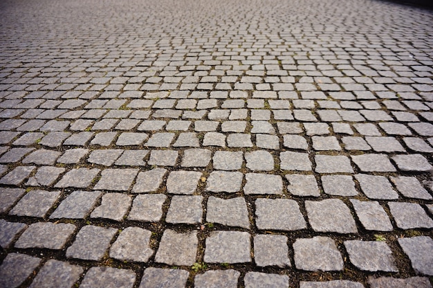 Bruk na ulicy w ciągu dnia