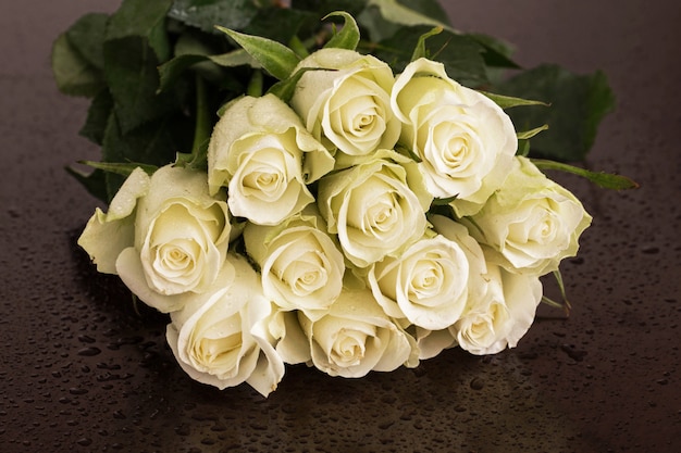 Bezpłatne zdjęcie bukiet białych róż