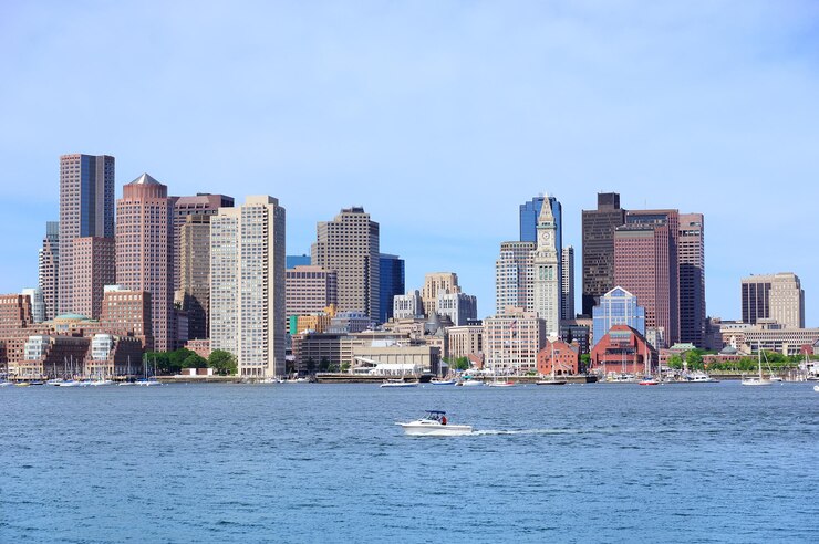 Bezpłatny plik Zdjęcie centrum bostonu z łodzią