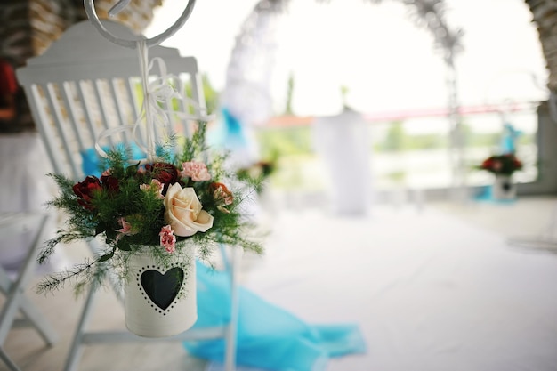 Bezpłatne zdjęcie ceremonia ślubna dekoracje ślubne brama ślubna