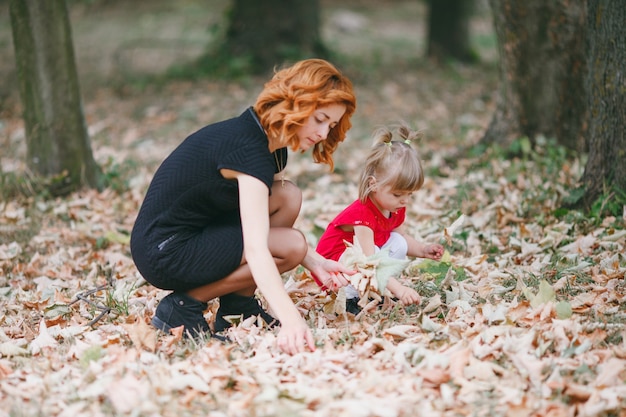 chodzić liść dni szczęście mama