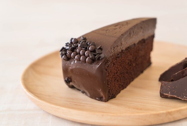 ciasto czekoladowe na drewnie
