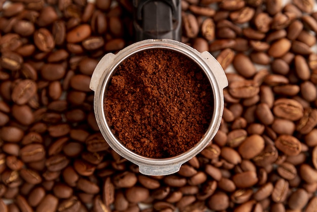 Close-up kawy w proszku i fasoli
