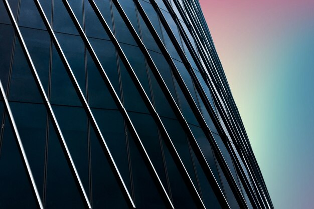 Close-up nowoczesny budynek pełen okien