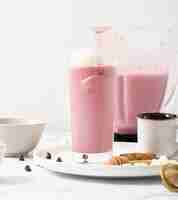 Bezpłatne zdjęcie close-up różowy koktajl mleczny