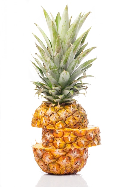 Close-up z dojrzałych ananasów