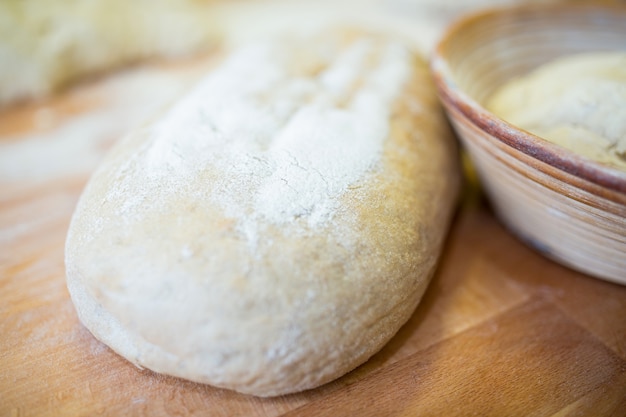 Close-up z surowego ciasta chlebowego