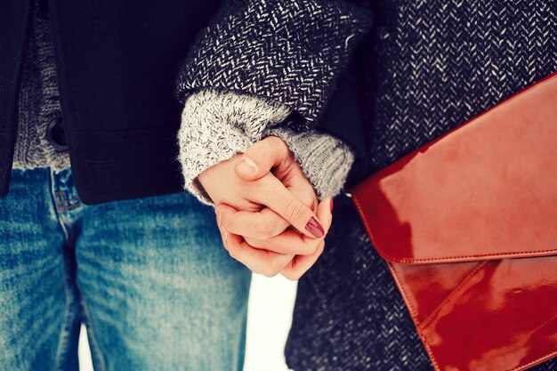 Close-up z założonymi rękami romantyczna para