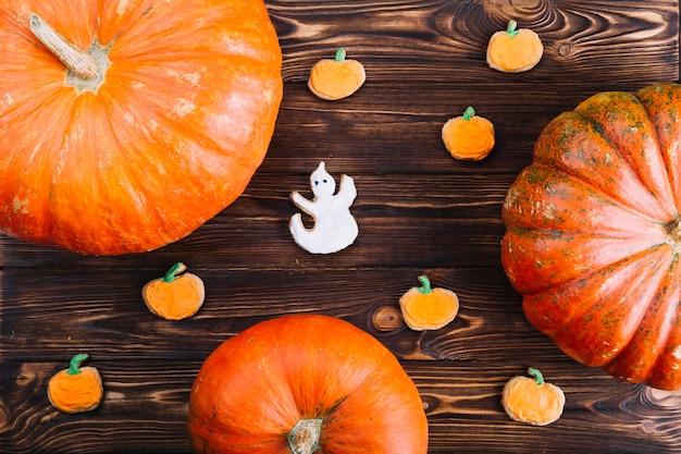 Bezpłatne zdjęcie cookies na halloween z dyni