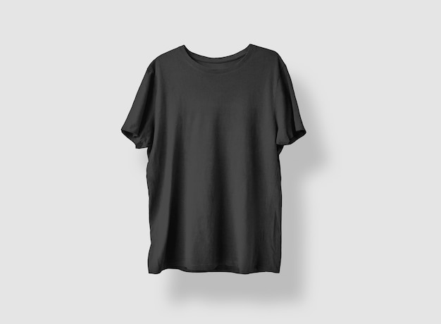 Bezpłatne zdjęcie czarny t-shirt z przodu na białym tle
