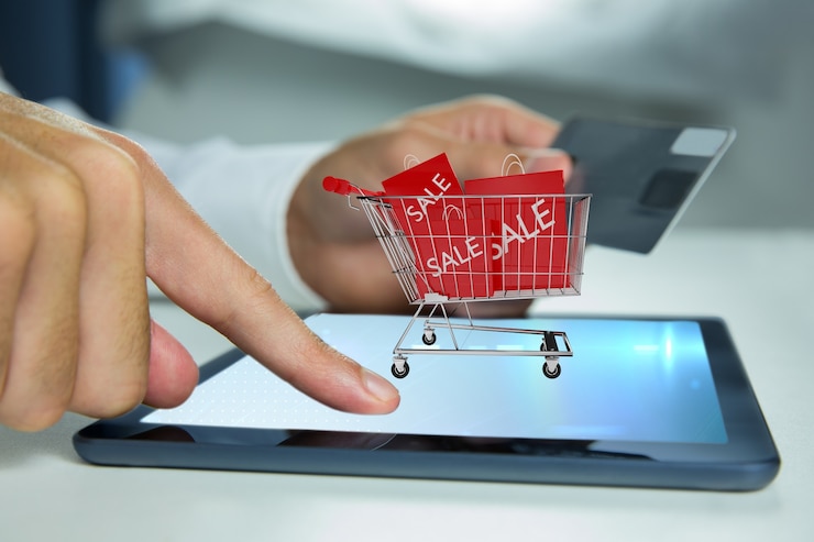 Bezpłatny plik Zdjęcie człowiek gra tabletkę z koszykiem