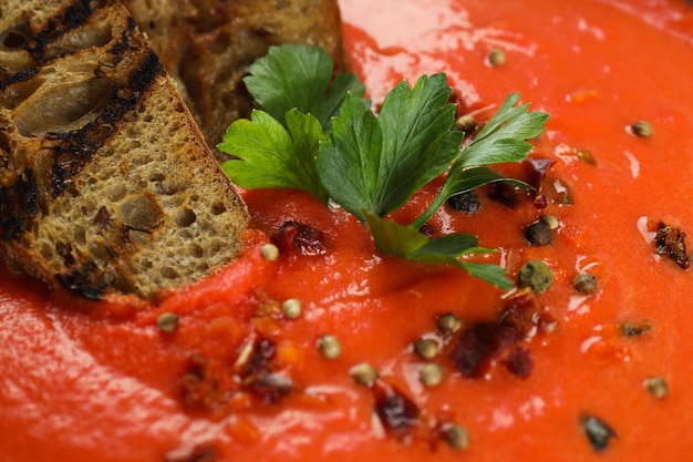 Bezpłatne zdjęcie danie z pomidorów smaczna zupa pomidorowa
