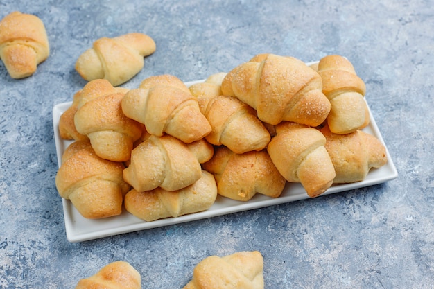 Domowe rugelach z nadzieniem z dżemu