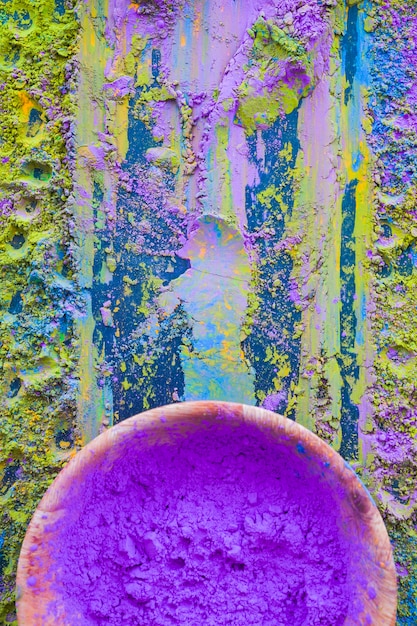 Bezpłatne zdjęcie drewniana tablica z proszkiem w kolorze fioletowym holi