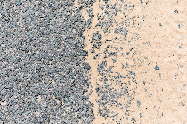 Droga asfaltowa z piaskiem