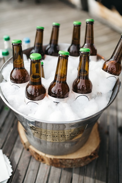 Bezpłatne zdjęcie drogie piwo w lodzie